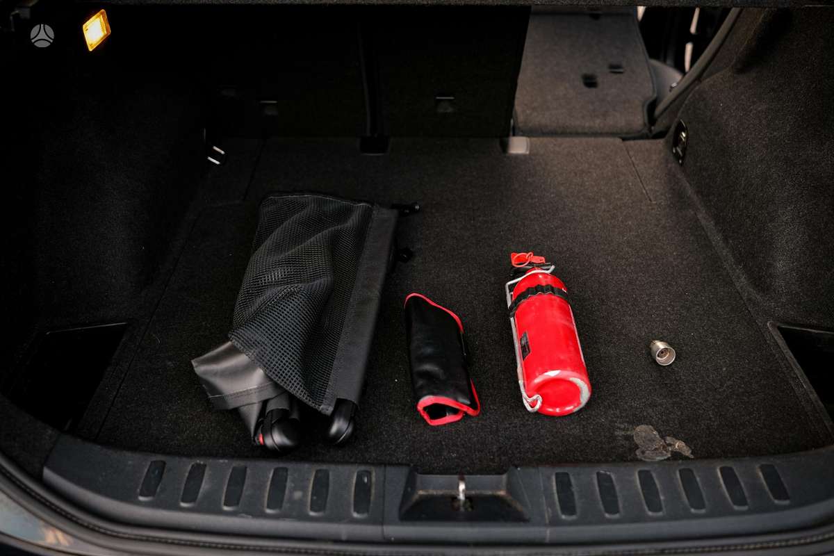 BMW X1, 2.0 l., off-road / crossover