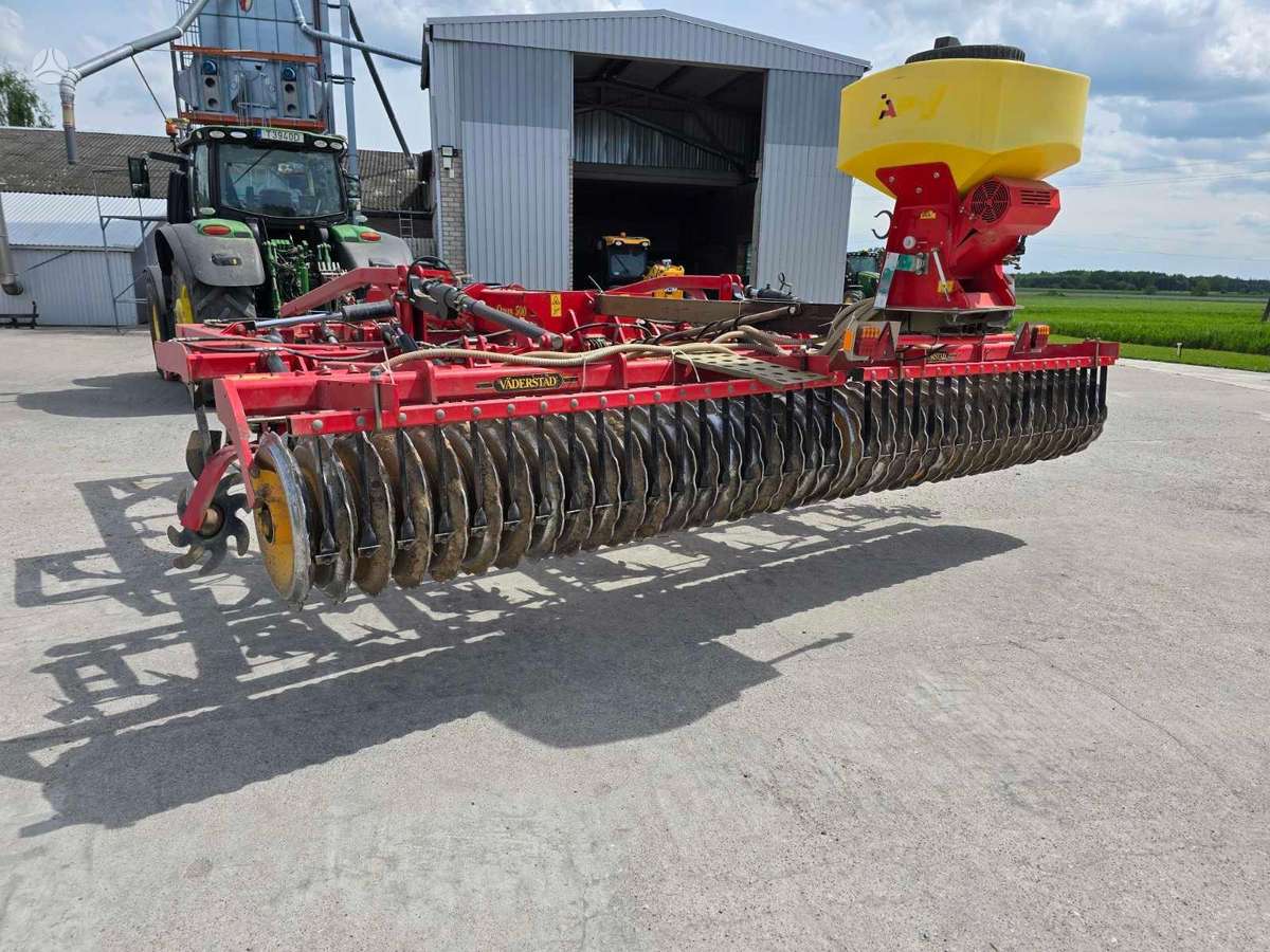 Vaderstad Opus 500, scrapers, scrubbers