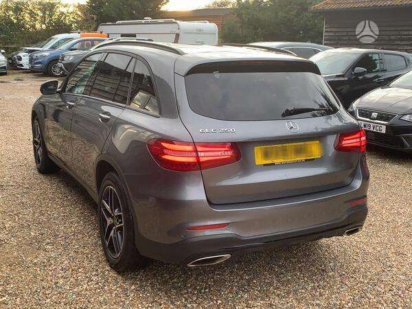 Mercedes-Benz GLC220 dalimis