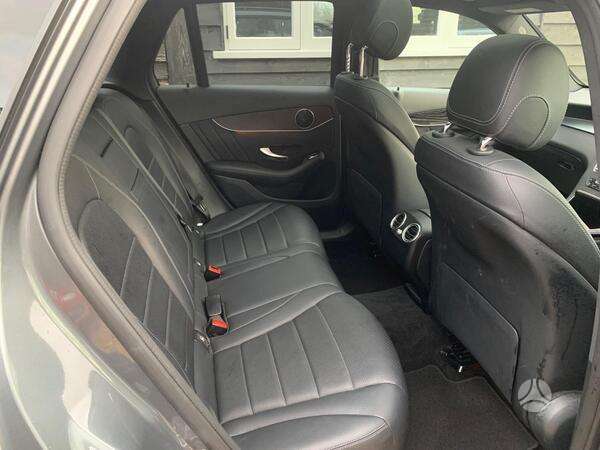 Mercedes-Benz GLC220 dalimis