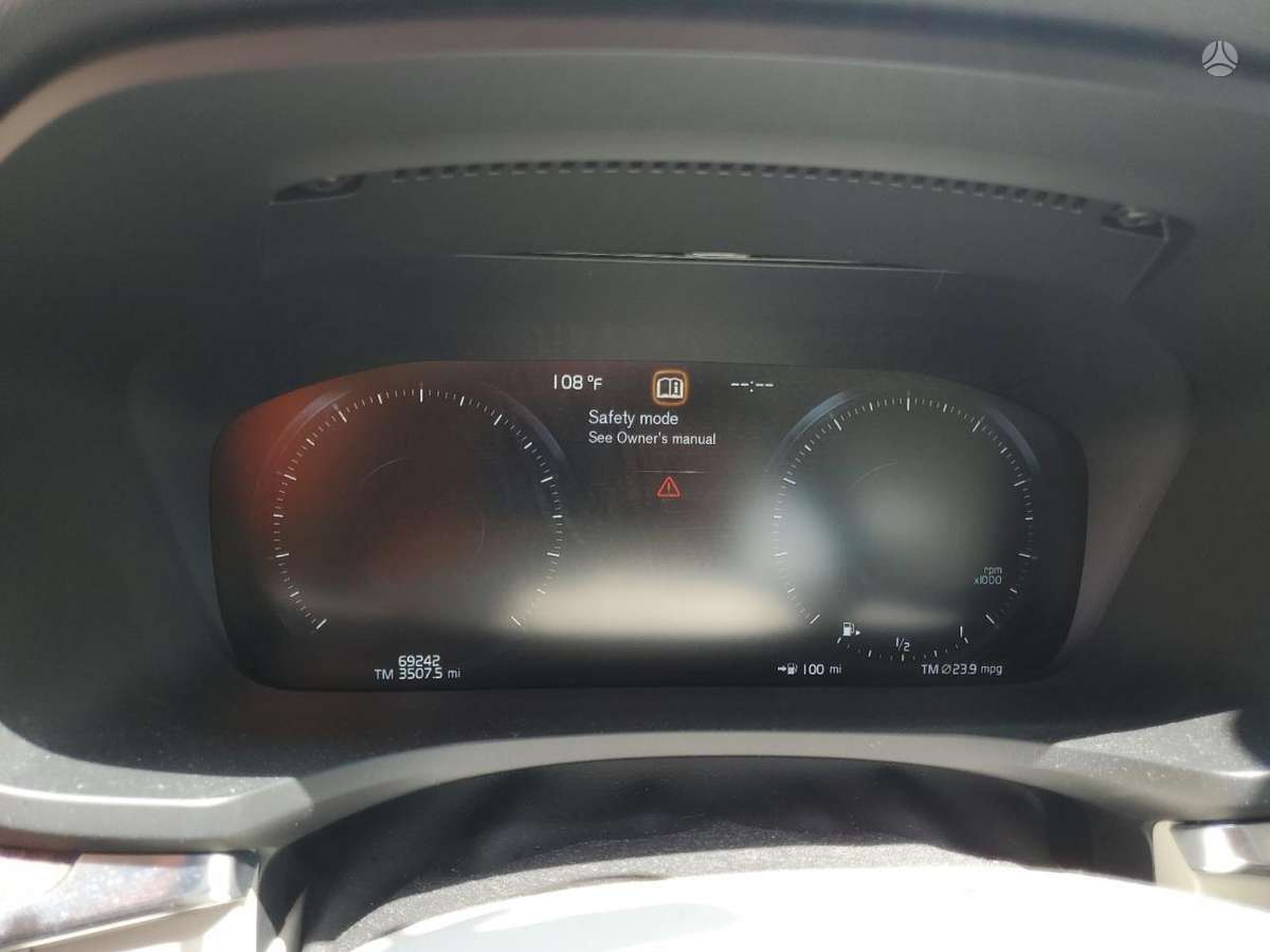 Volvo S60 dalimis. Awd