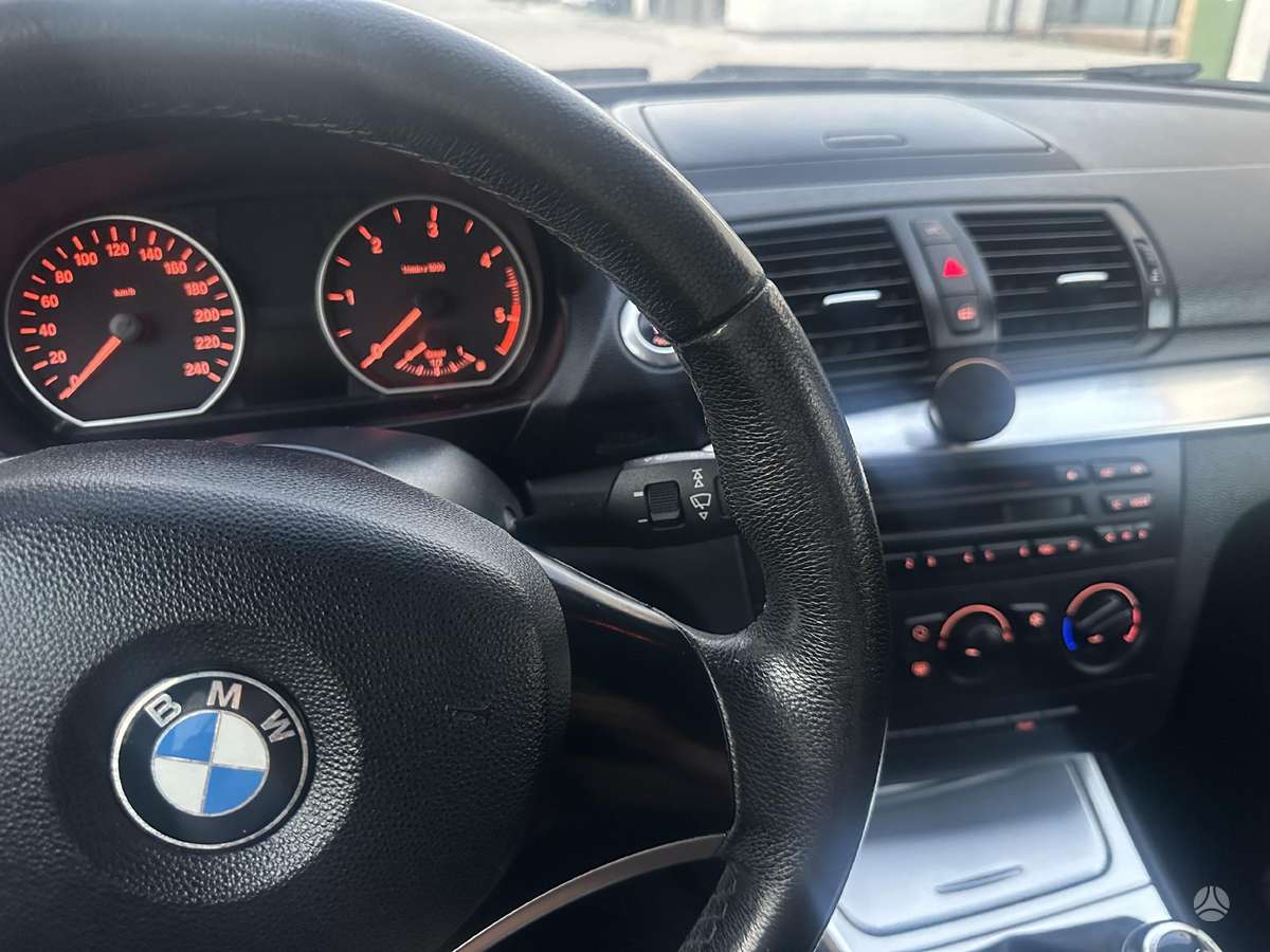 BMW 118, 2.0 l., hatchback