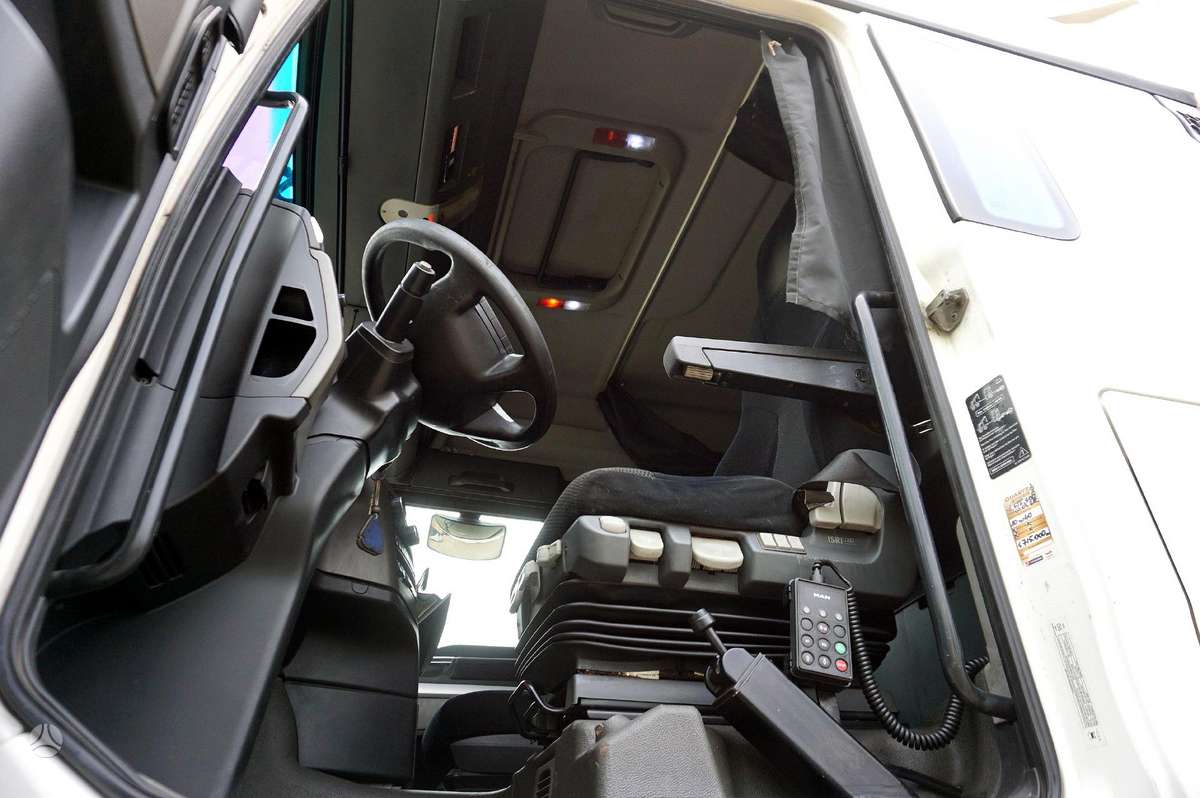 MAN TGX 18.480 E4 A/T RETARDER, double sleeper
