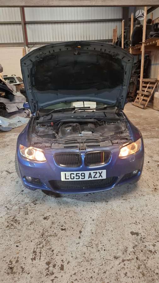 BMW 330