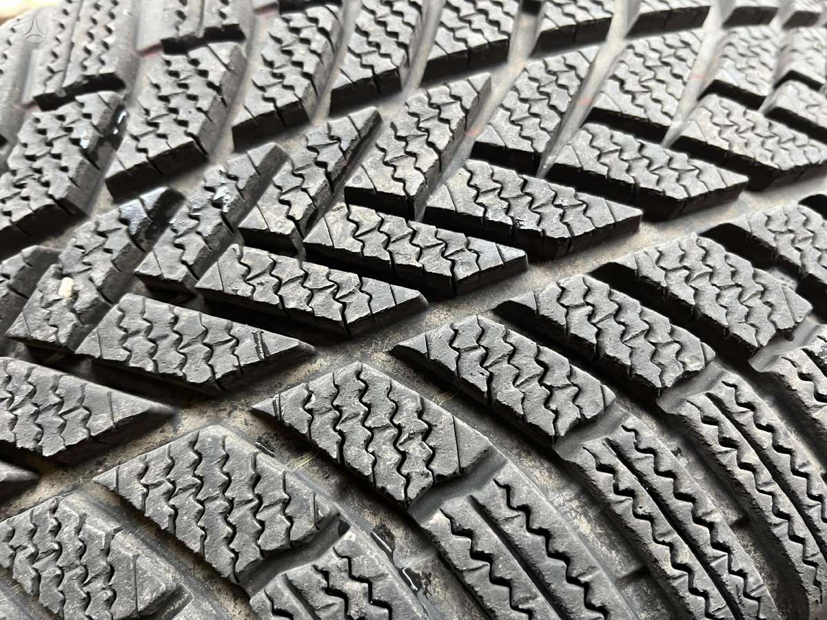 Bridgestone LM005, зимние 235/55 R19
