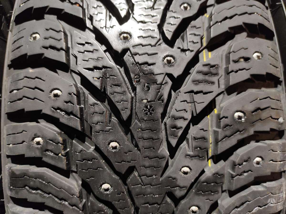 Continental, зимние 235/55 R18