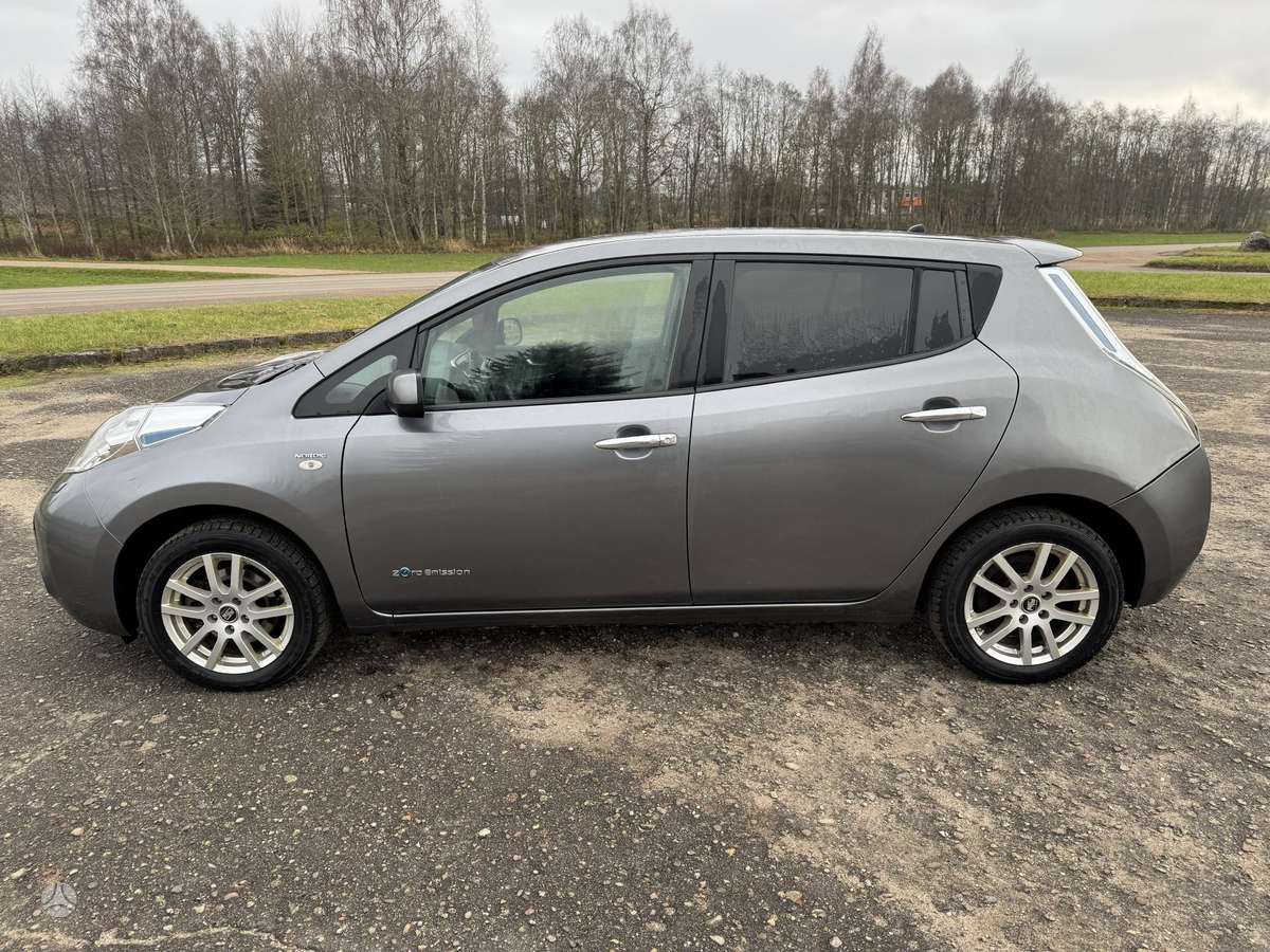 Nissan Leaf, hatchback