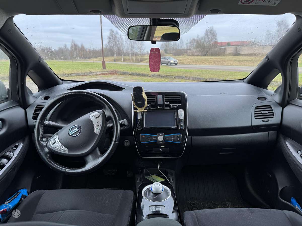 Nissan Leaf, hatchback