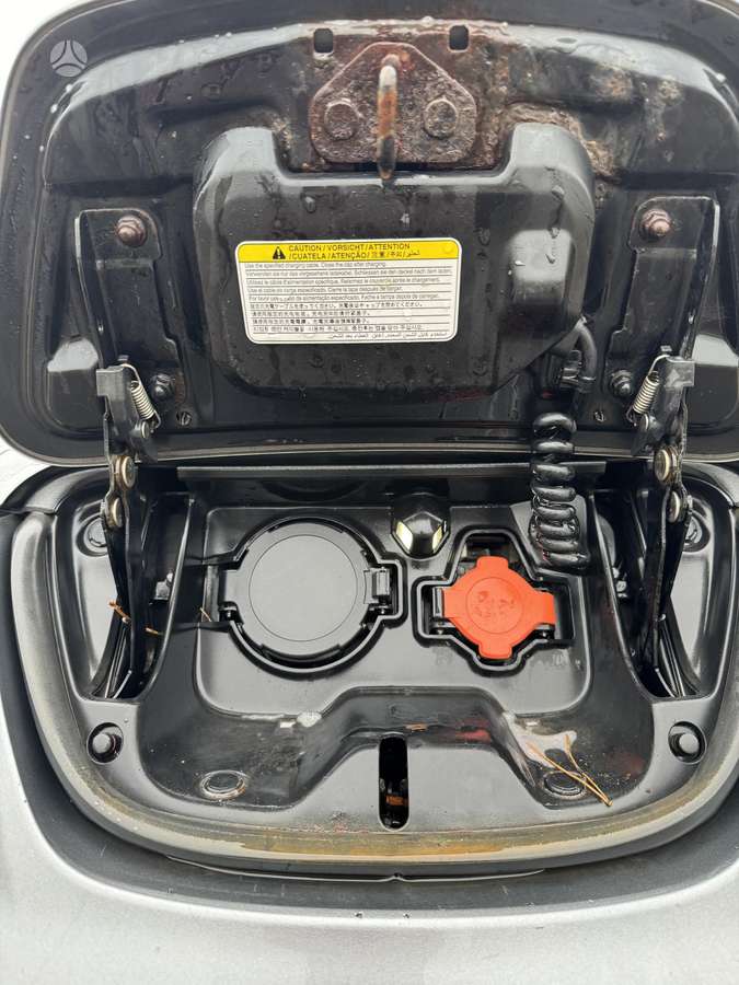 Nissan Leaf, hatchback