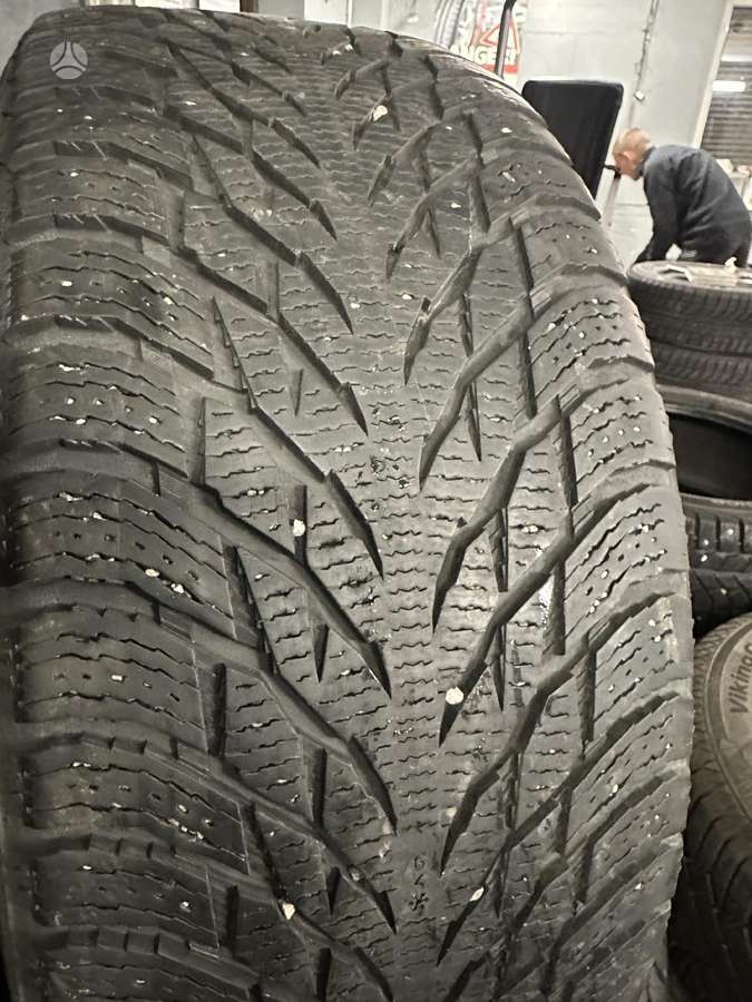 Nokian, winter 275/45 R21