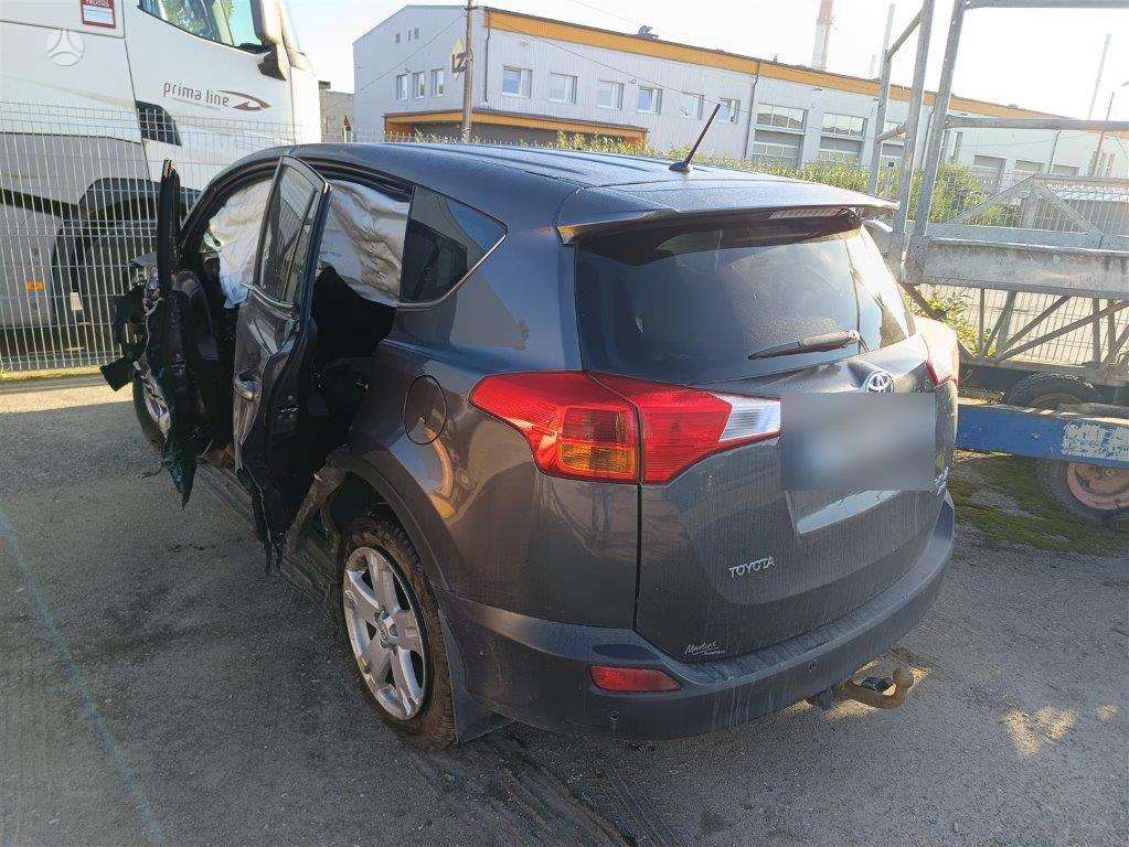 Toyota RAV4 dalimis