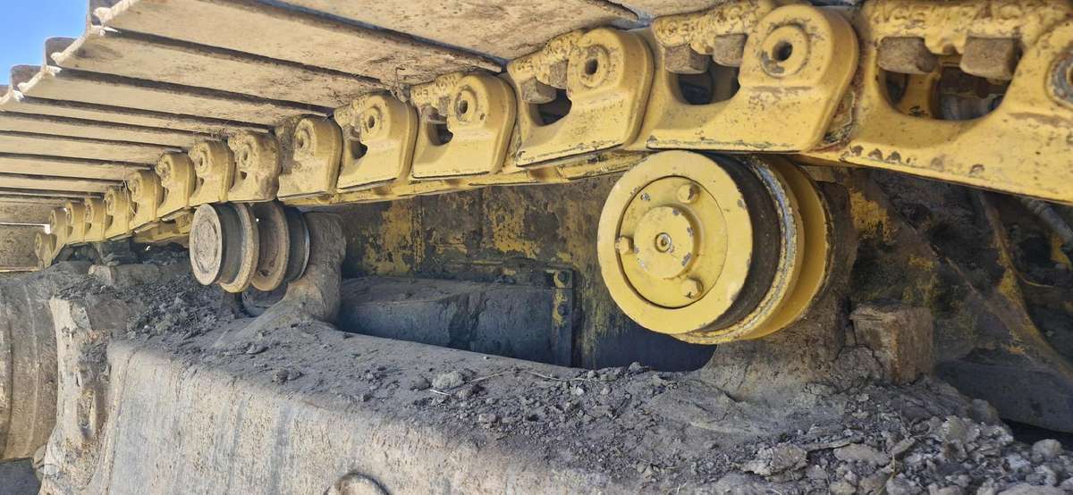 Komatsu D61PX-24, bulldozer