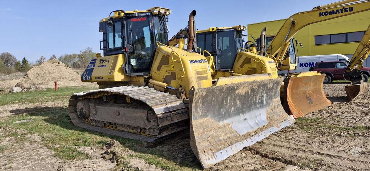 Komatsu D61PX-24, bulldozer