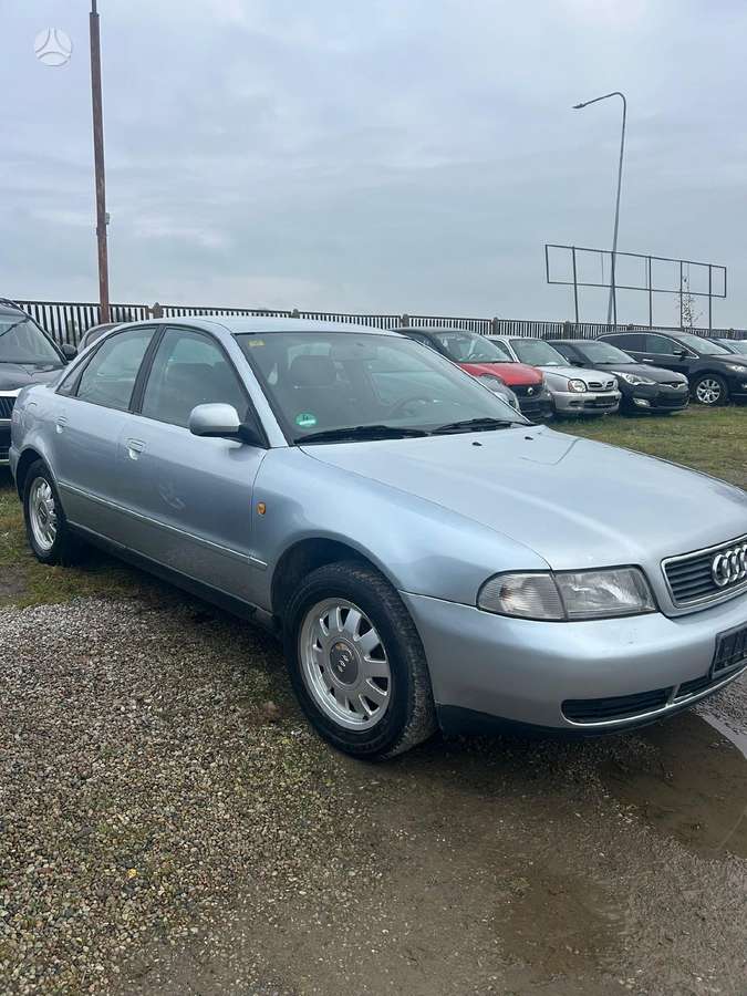 Audi A4, 1.6 l., Седан