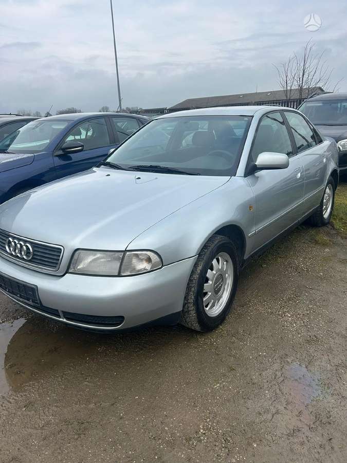 Audi A4, 1.6 l., Седан