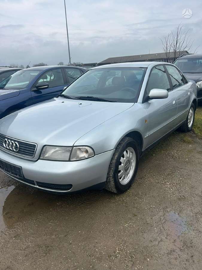 Audi A4, 1.6 l., Седан