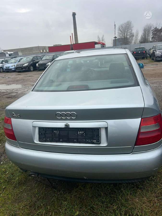 Audi A4, 1.6 l., Седан