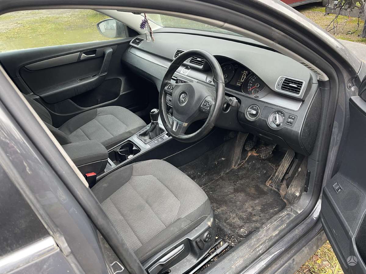 Volkswagen Passat dalimis