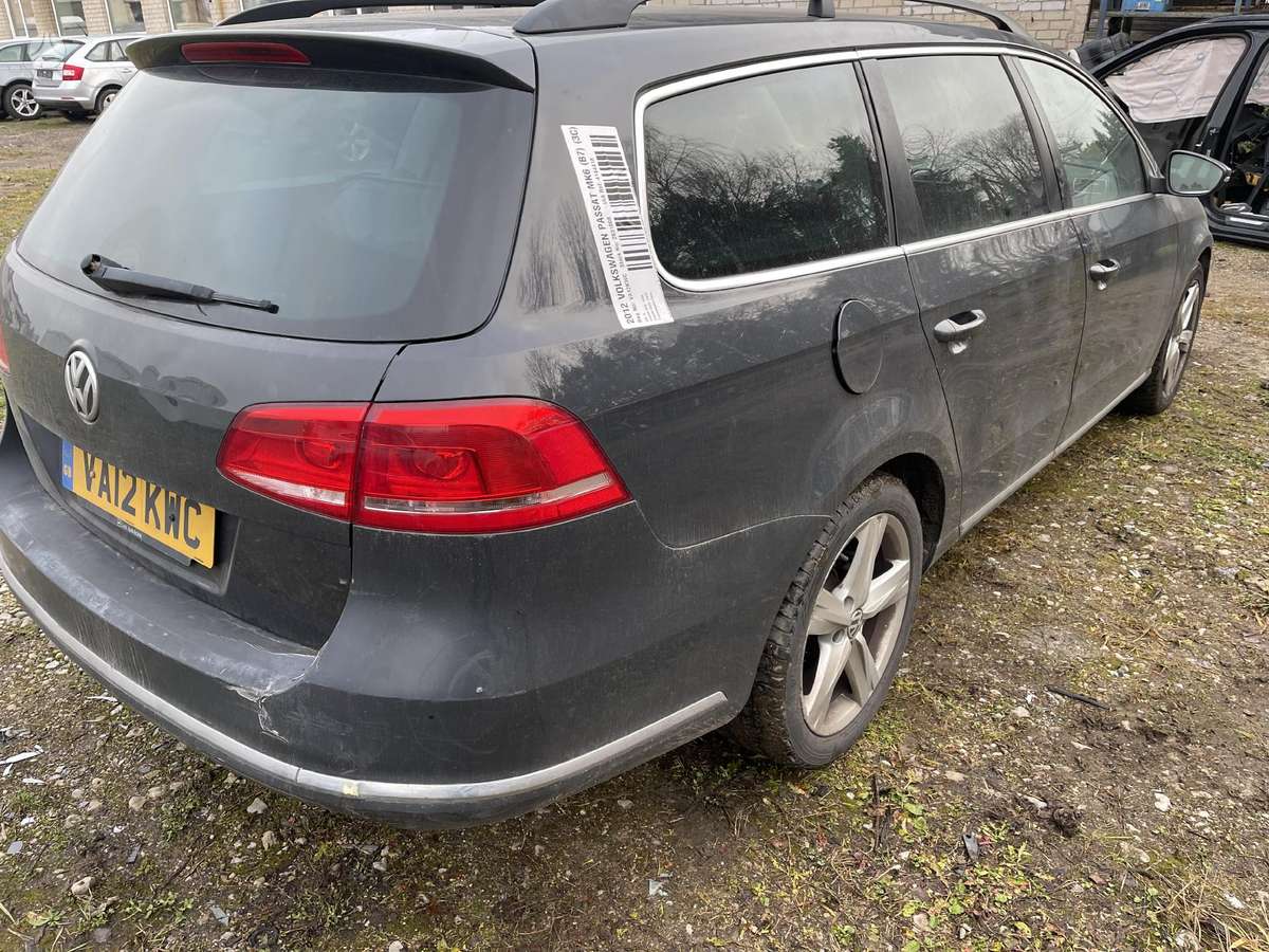 Volkswagen Passat dalimis