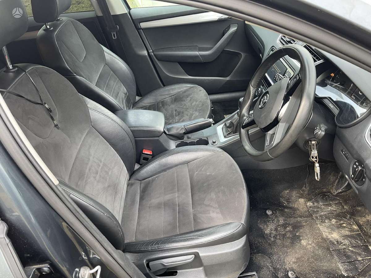 Skoda Octavia dalimis