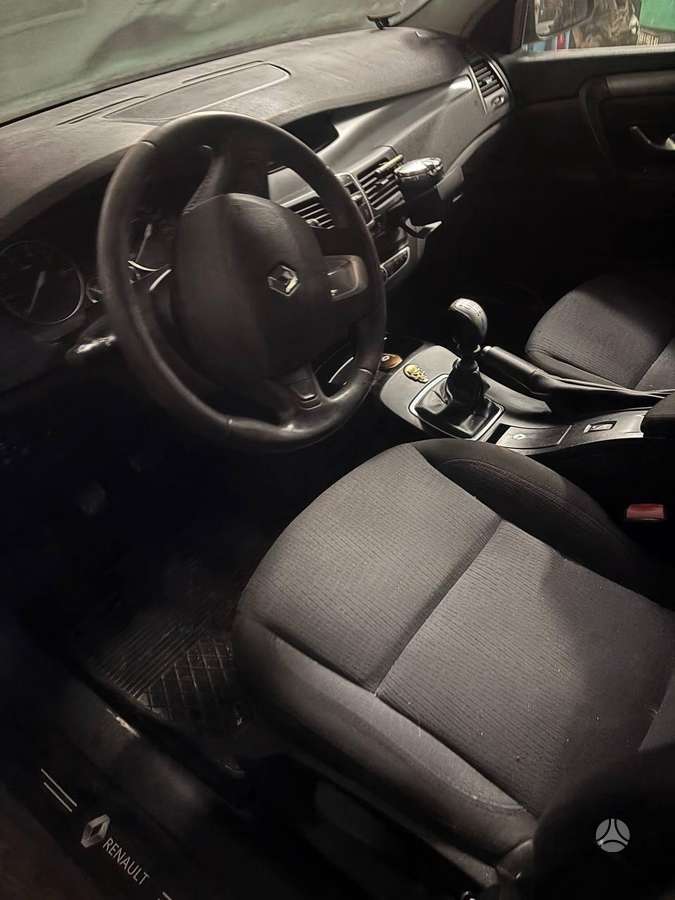 Renault Laguna dalimis