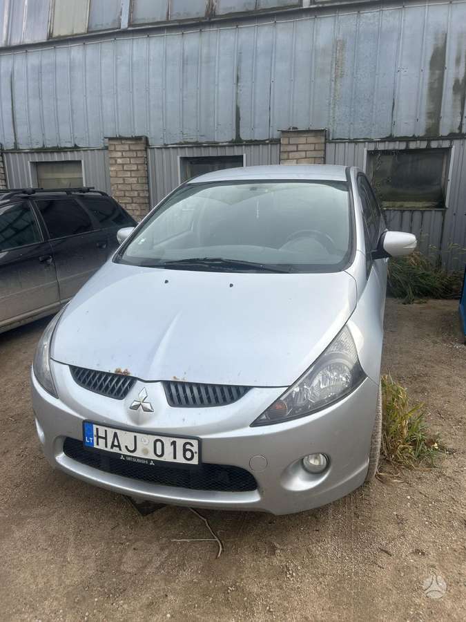 Mitsubishi Grandis Dalis pristatome