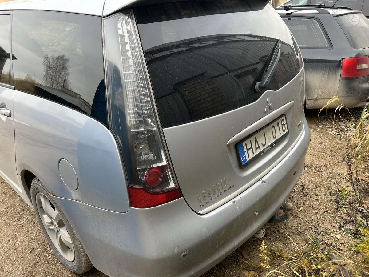 Mitsubishi Grandis Dalis pristatome