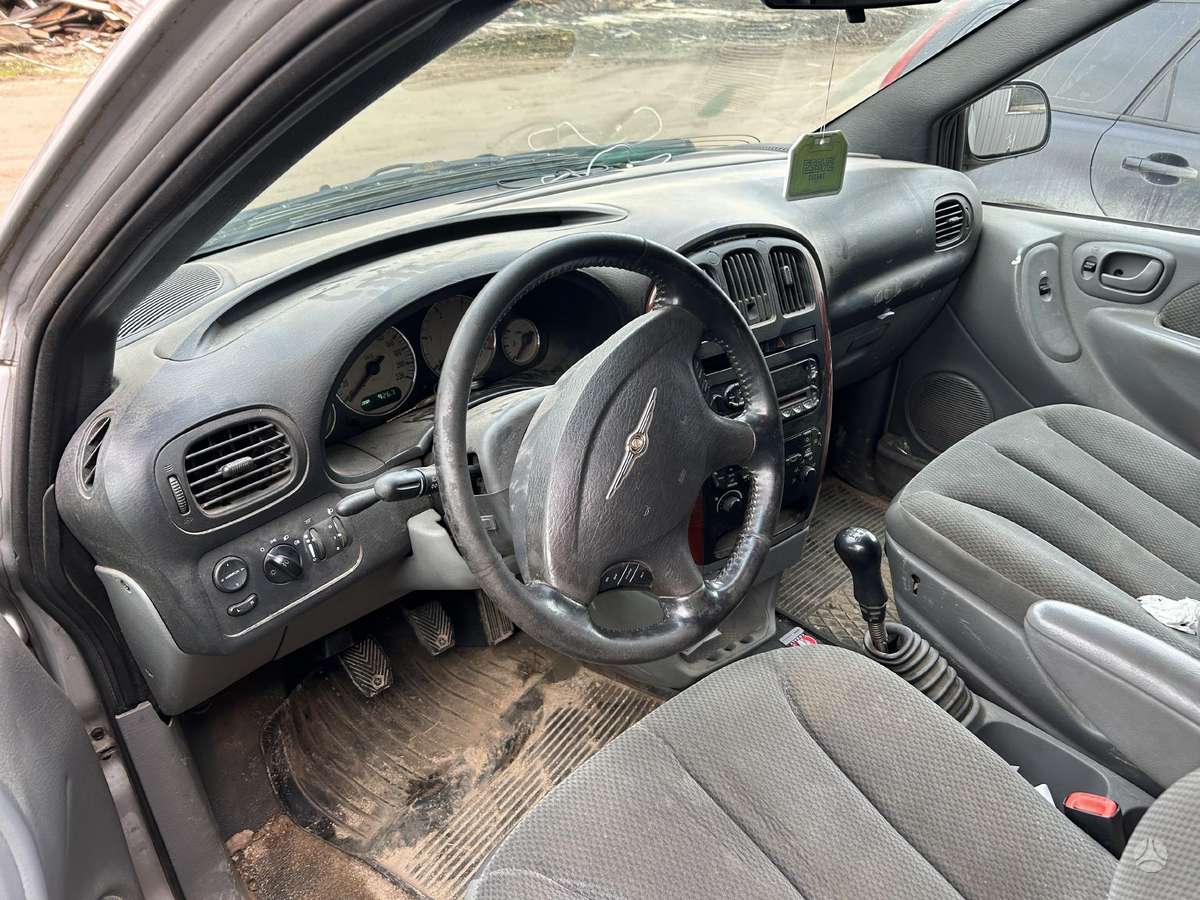 Chrysler Voyager Dalis pristatome