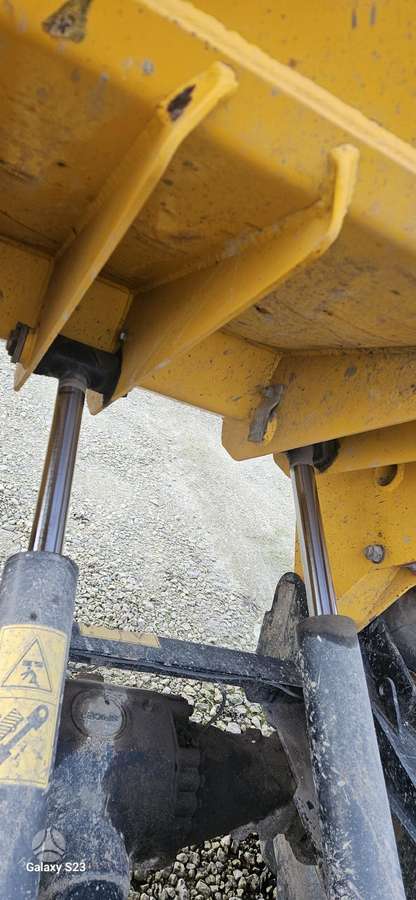 JCB 6T, pašizgāzēji