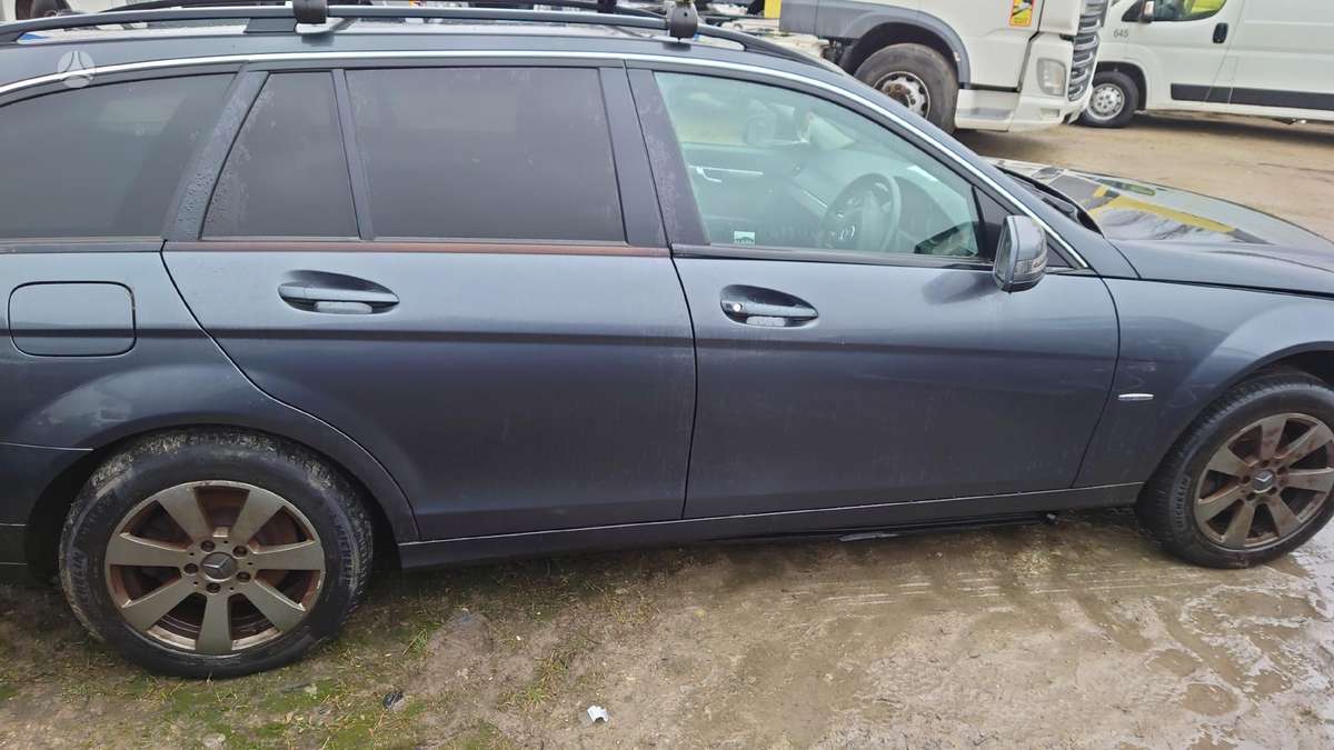 Mercedes-Benz C klasė dalimis