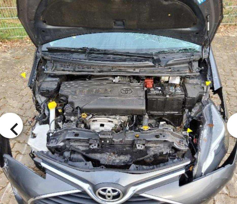 Toyota Yaris детали кузова