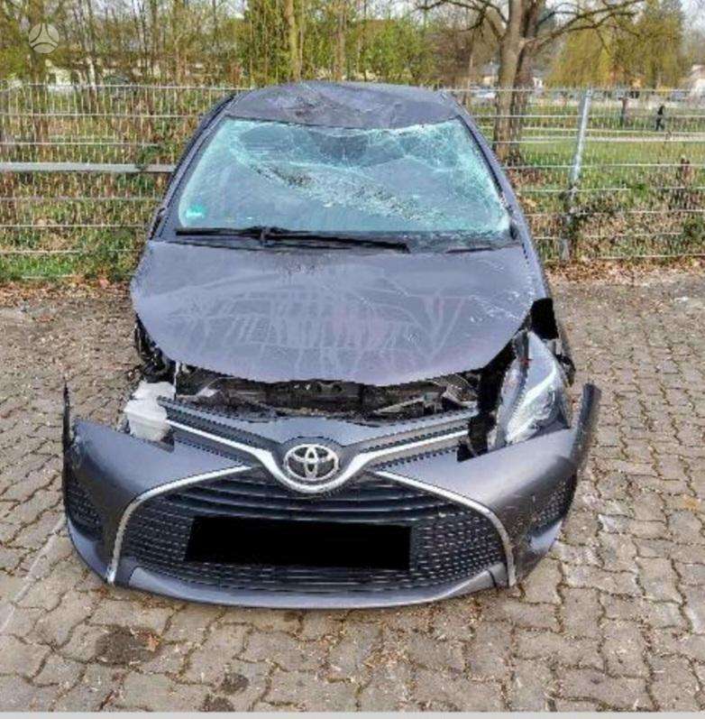 Toyota Yaris детали кузова