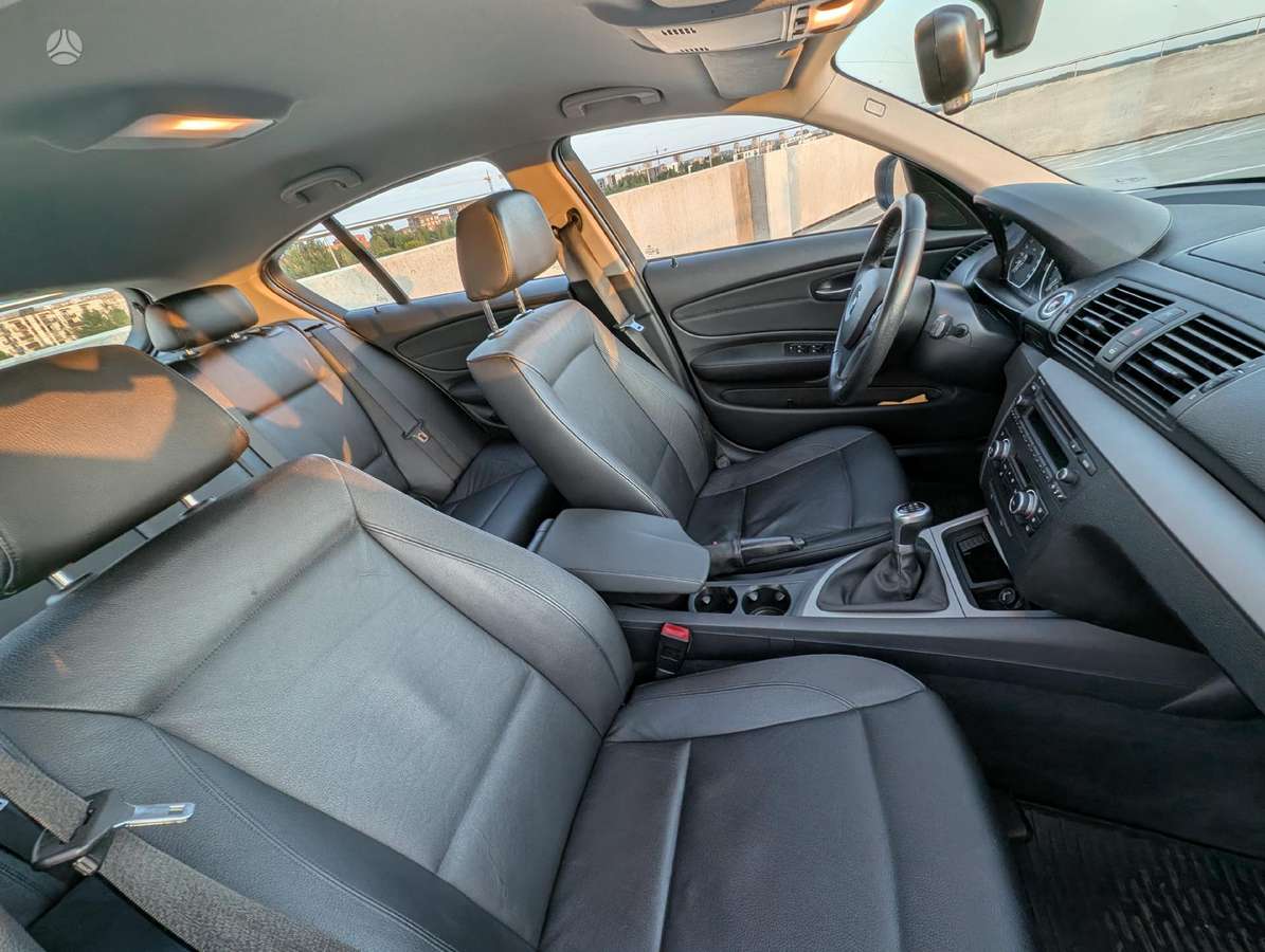 BMW 118, 2.0 l., hatchback