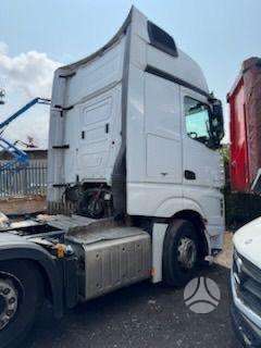 Mercedes-Benz 2548, double sleeper