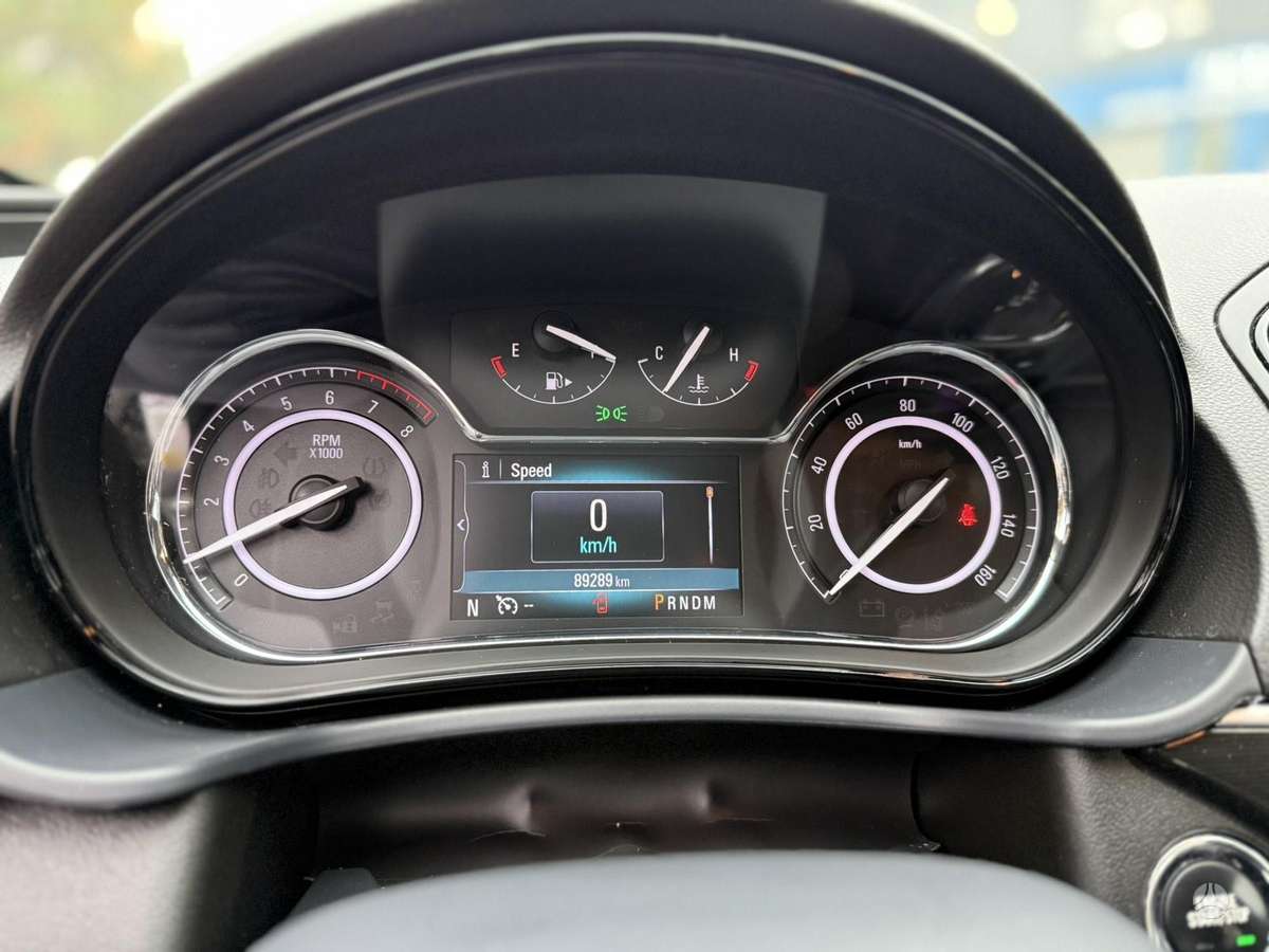 Opel Insignia, 2.0 l., Седан