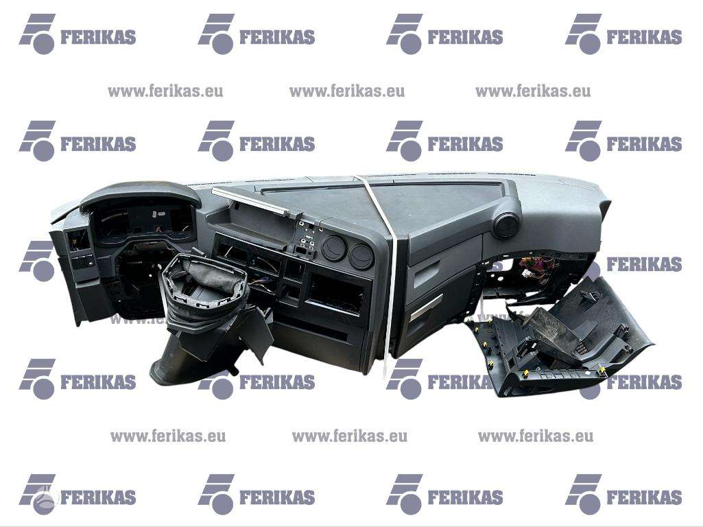 Renault T panelė, vilkikai