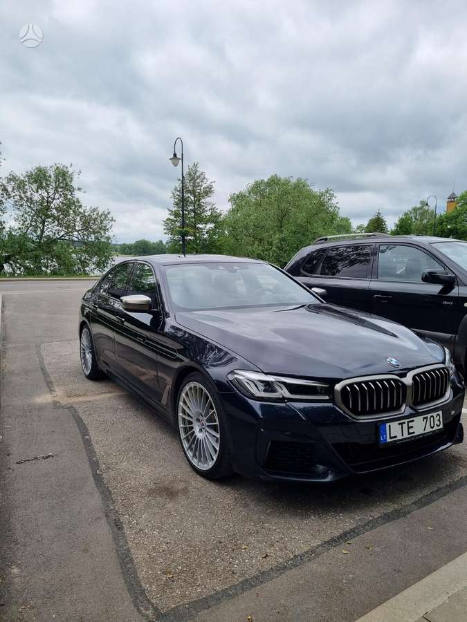 BMW M550, 4.4 l., sedanas