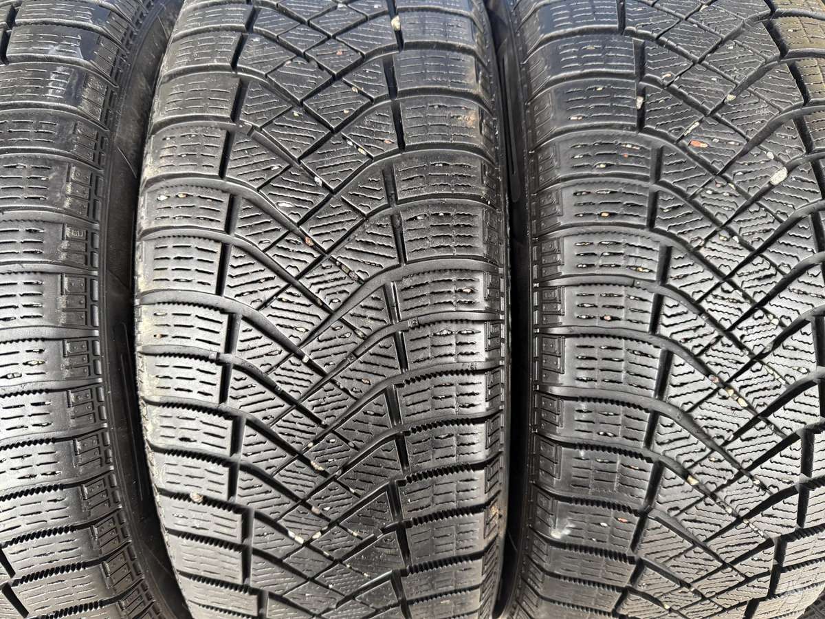 Pirelli Ice zero R, universalios 215/55 R18