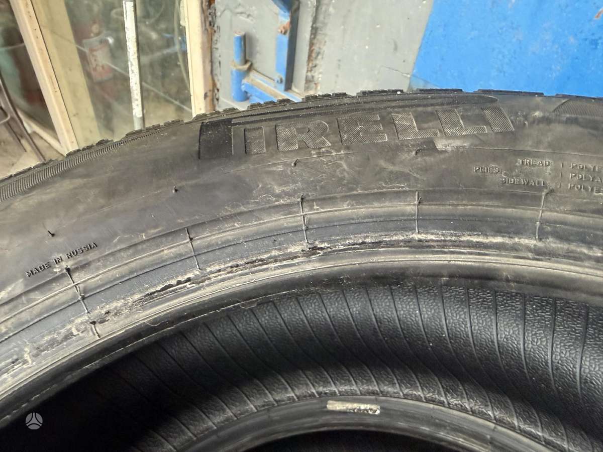 Pirelli Ice zero R, winter 215/55 R18