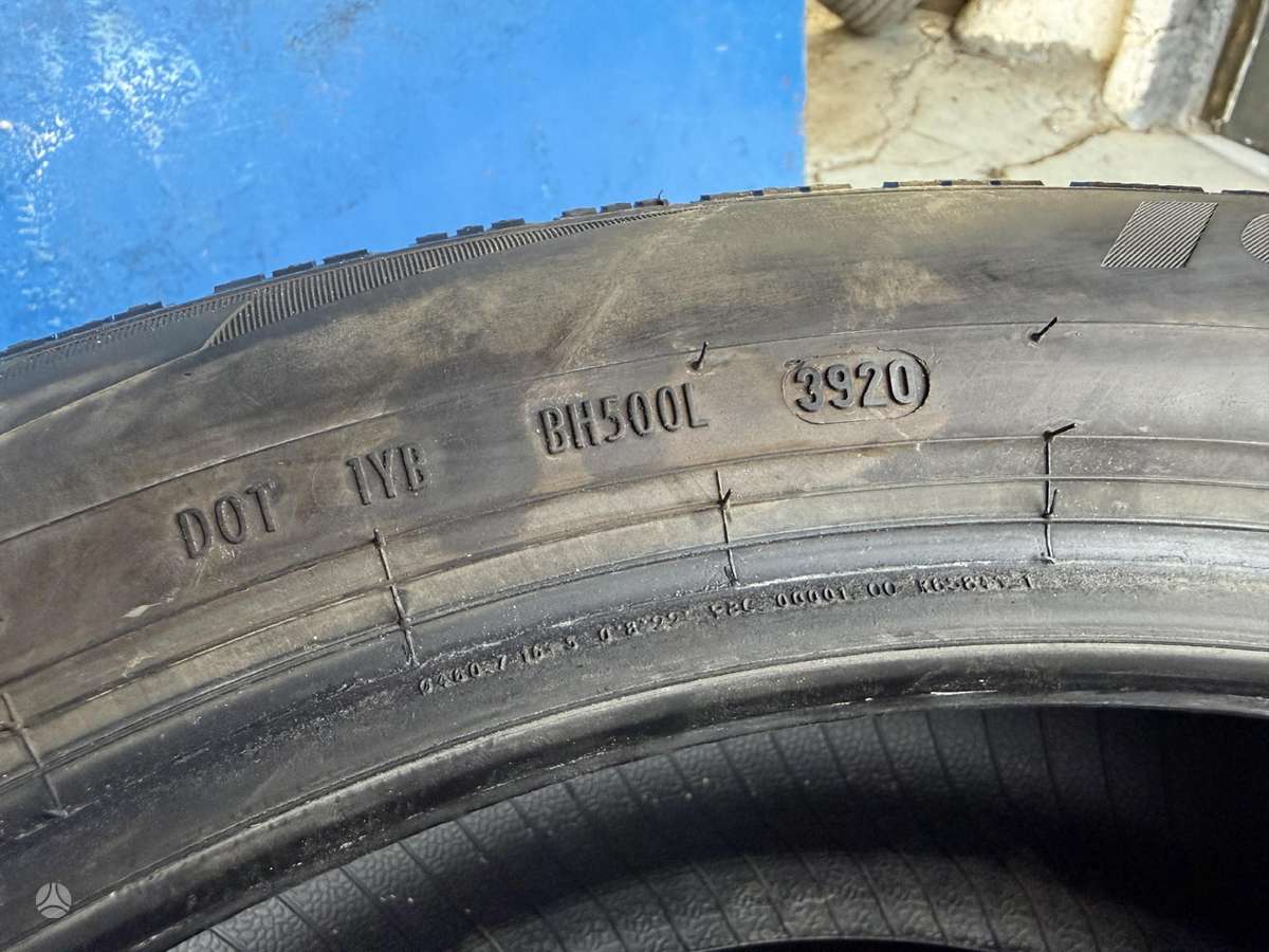 Pirelli Ice zero R, winter 215/55 R18