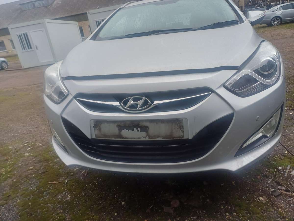 Hyundai i40 dalimis. Color code n3s