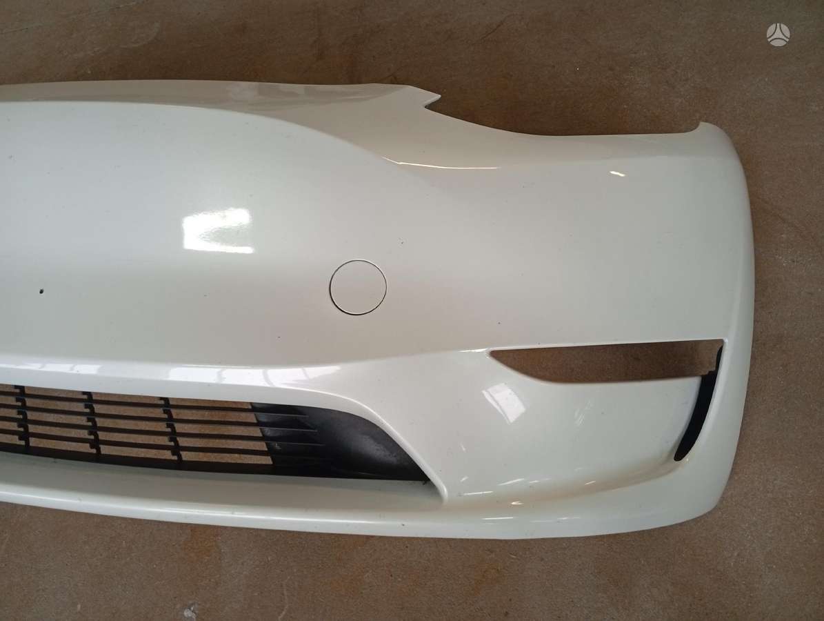 Tesla Model Y bamperiai, durys