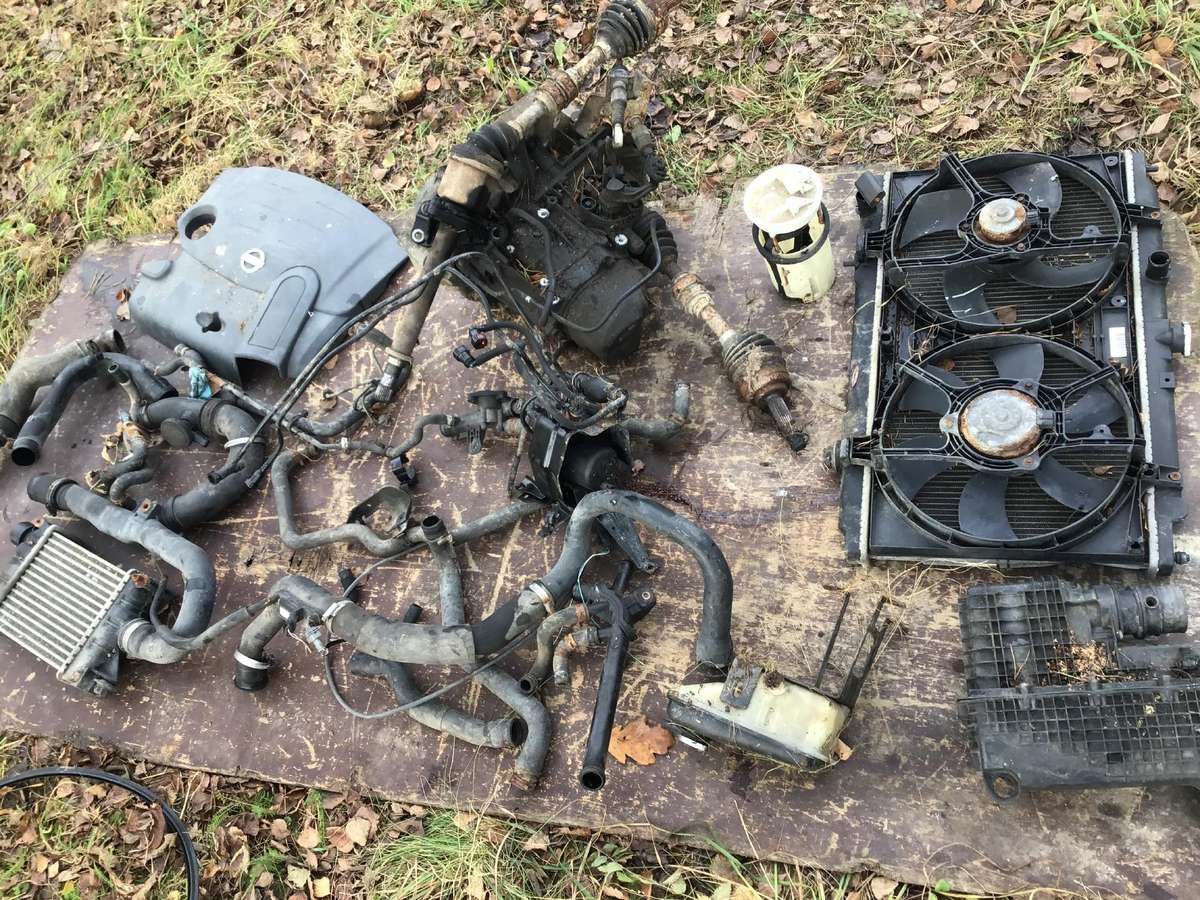 Nissan Almera engine