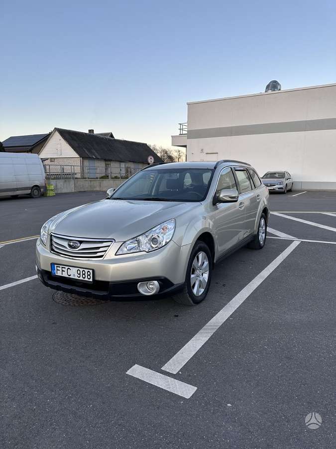 Subaru Outback, 2.5 l., off-road / crossover