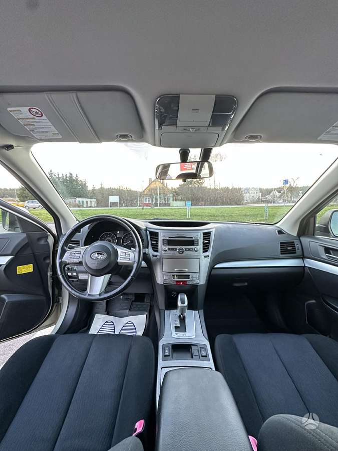 Subaru Outback, 2.5 l., off-road / crossover