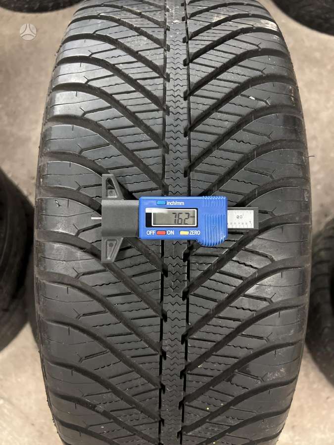 Goodyear Vector 4 Seasons, universalios 225/50 R17