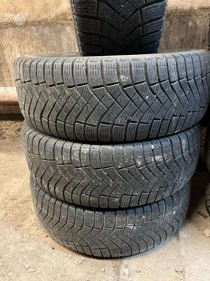 Pirelli ICE ZERO TM, žieminės 225/60 R17