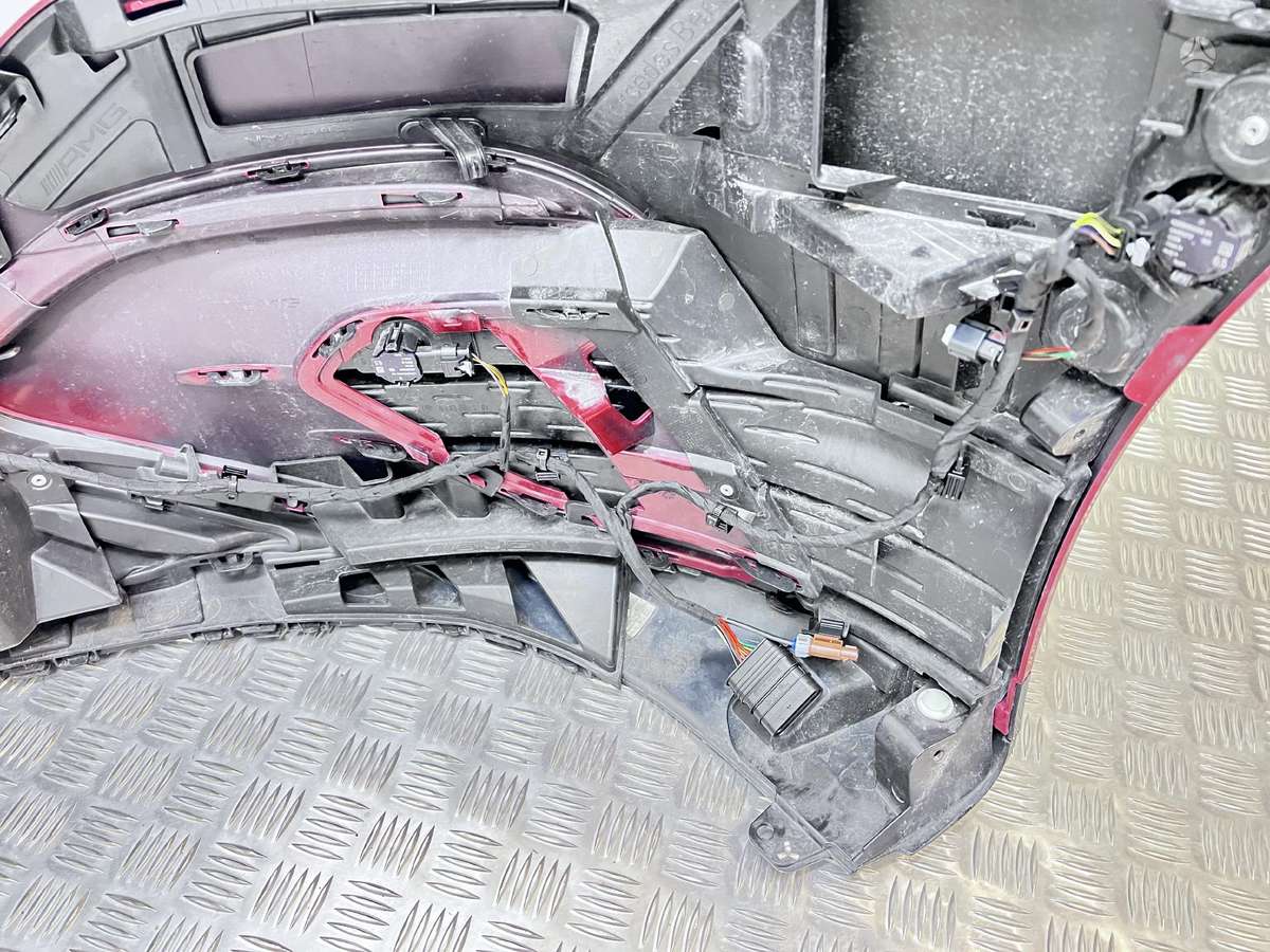 Mercedes-Benz EQE kėbulo dalys