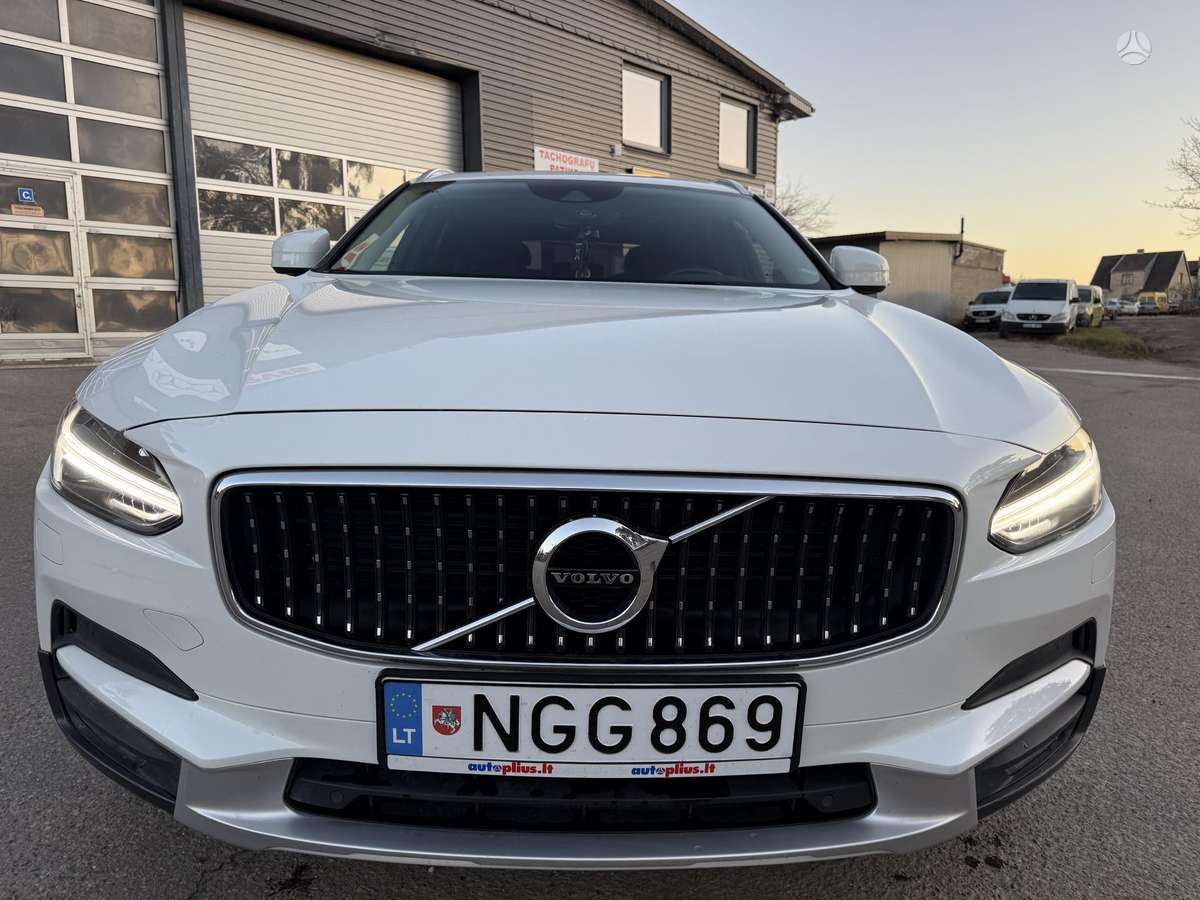 Volvo V90 Cross Country - 8
