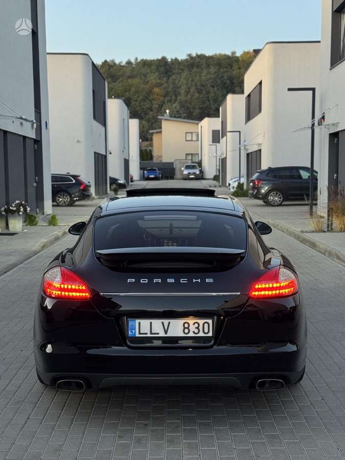 Porsche Panamera - 5
